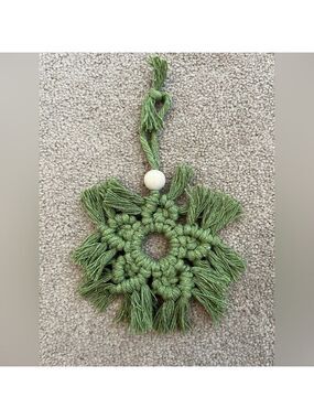 Green Holiday Snowflake Handmade Macramé Christmas Tree Ornament Gift